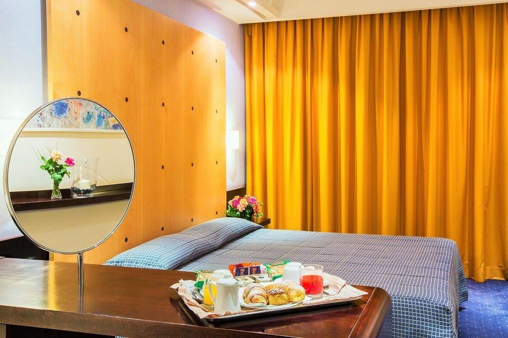 Hotel Imperatori Roma Ngoại thất bức ảnh