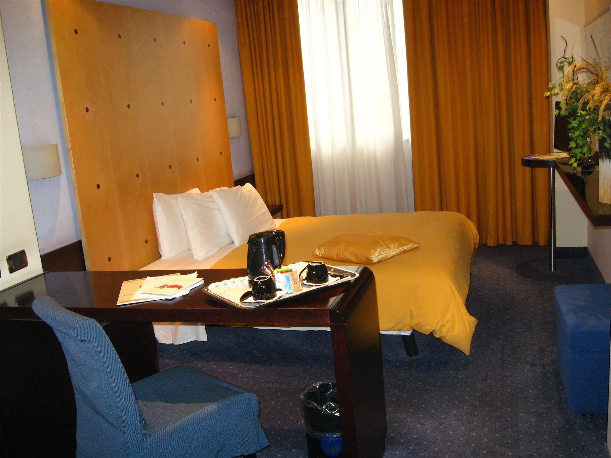 Hotel Imperatori Roma Ngoại thất bức ảnh